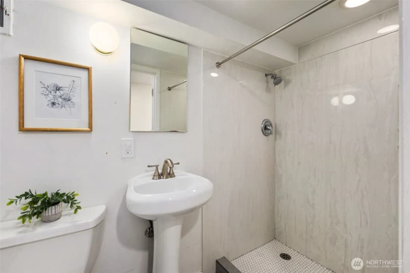 Property photo for 340 Ne 53rd Street, Seattle photo 24