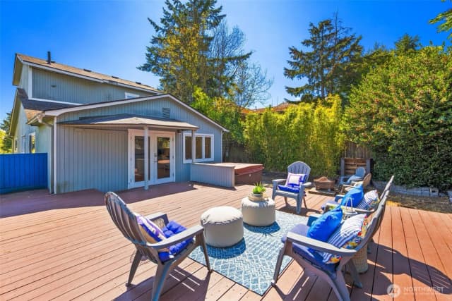 Property photo for 340 Ne 53rd Street, Seattle photo 3