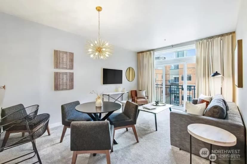 Property photo for 2414 1st Avenue #703, Seattle photo 6