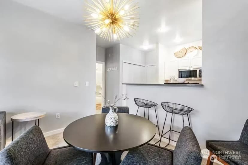 Property photo for 2414 1st Avenue #703, Seattle photo 8