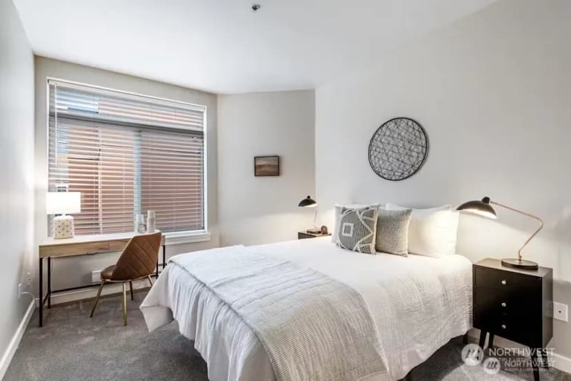 Property photo for 2414 1st Avenue #703, Seattle photo 12