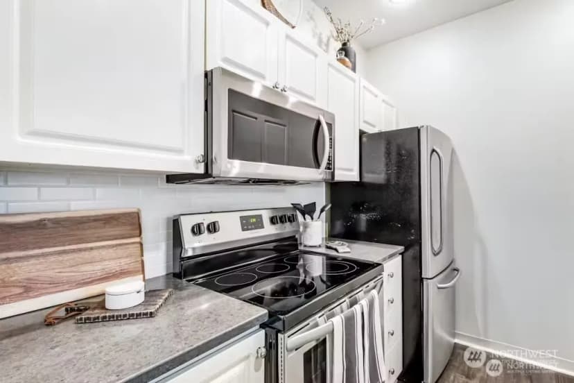 Property photo for 2414 1st Avenue #703, Seattle photo 10