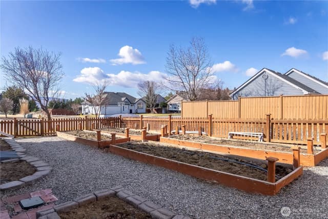 Property photo for 605 Pinyon Place, Omak photo 3