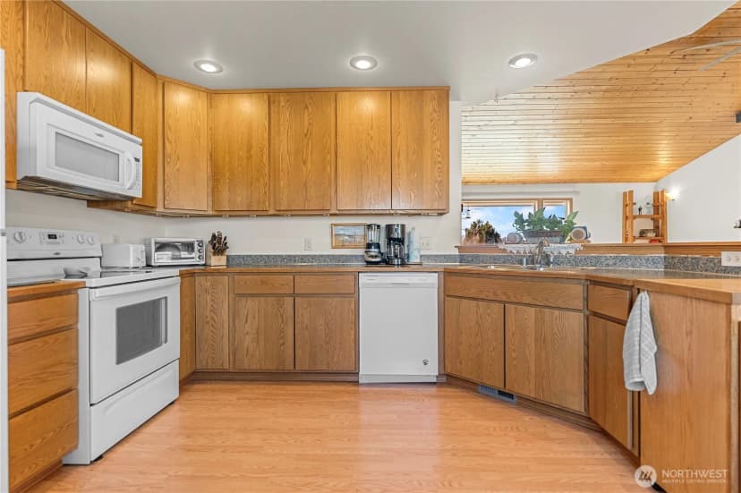 Property photo for 605 Pinyon Place, Omak photo 15