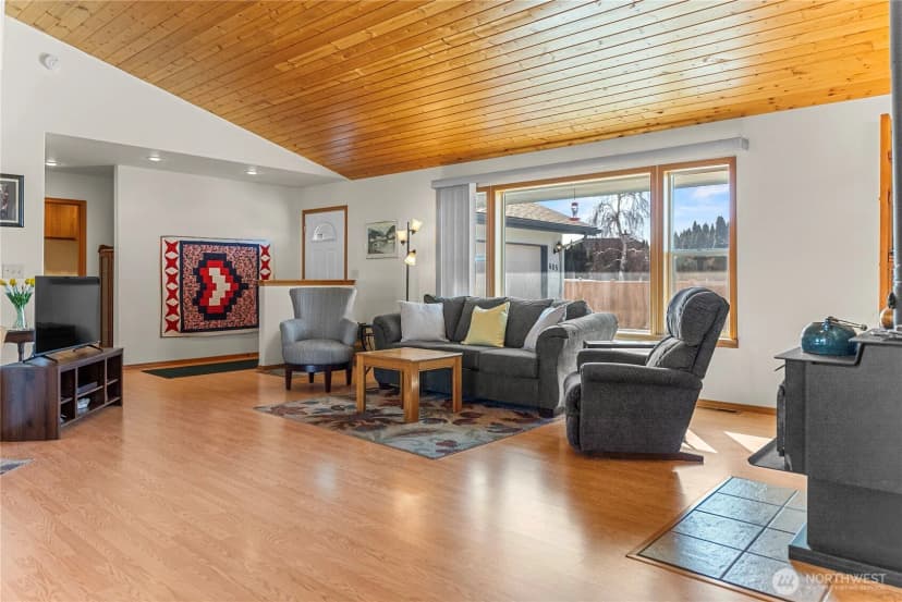 Property photo for 605 Pinyon Place, Omak photo 7