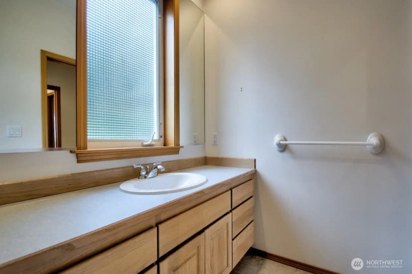 Property photo for 4716 D'milluhr Drive Ne, Olympia photo 17