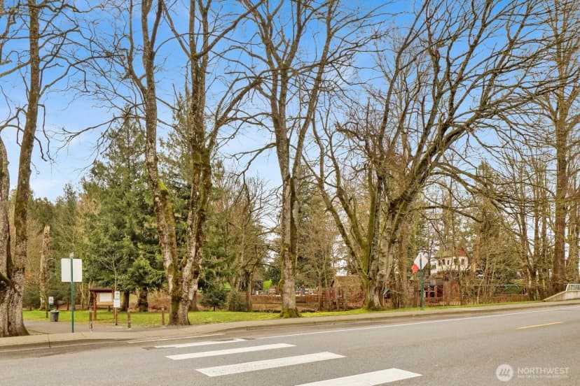 Property photo for 303 Parkside Court, Lynden photo 31
