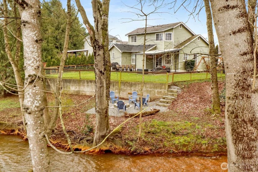 Property photo for 303 Parkside Court, Lynden