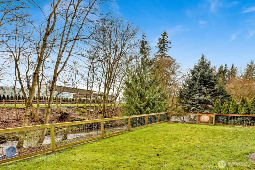 Property photo for 303 Parkside Court, Lynden photo 28