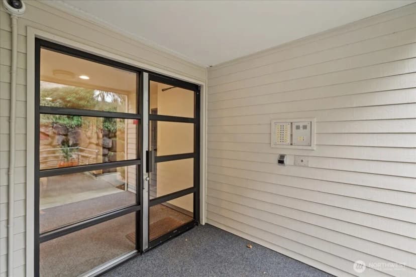 Property photo for 5225 50th Avenue Ne #206, Seattle photo 6