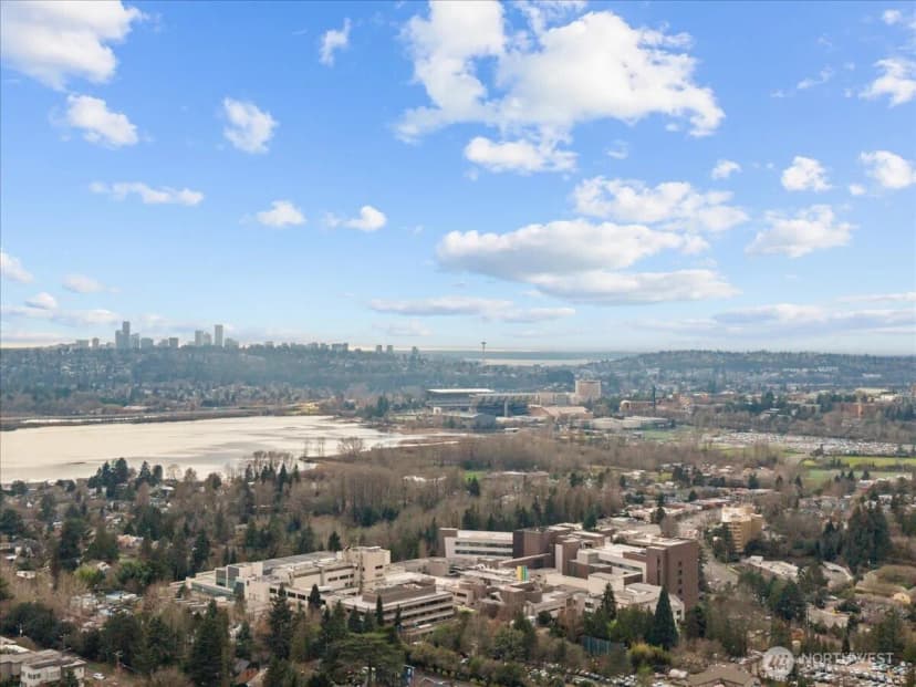 Property photo for 5225 50th Avenue Ne #206, Seattle photo 36