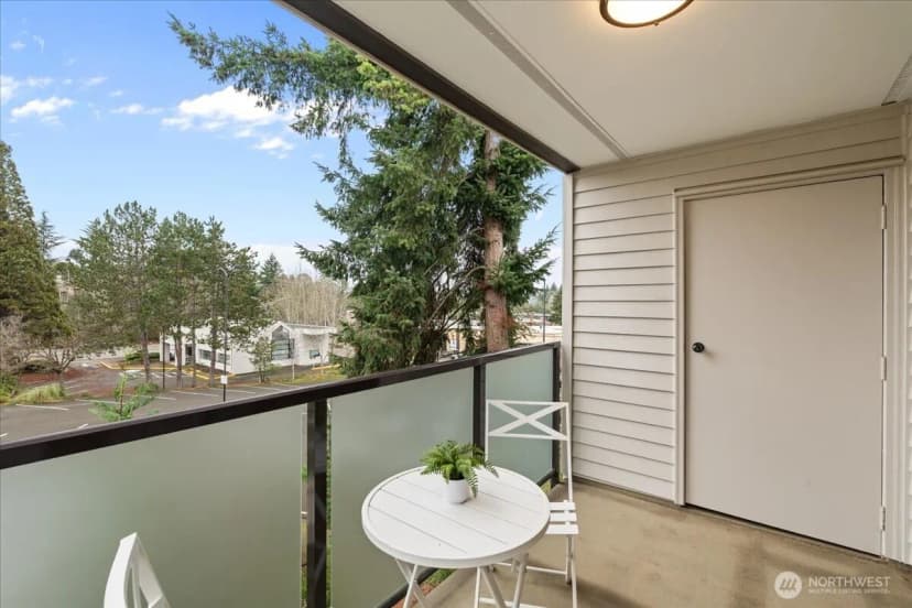 Property photo for 5225 50th Avenue Ne #206, Seattle photo 22