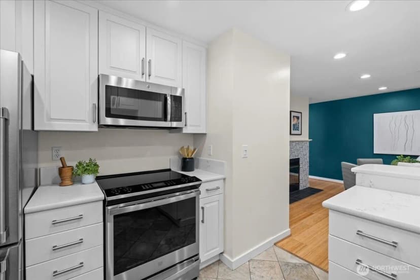 Property photo for 5225 50th Avenue Ne #206, Seattle photo 13