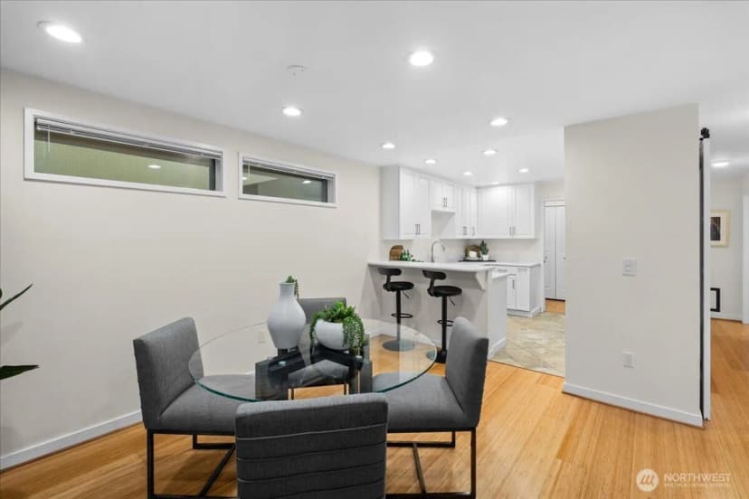 Property photo for 5225 50th Avenue Ne #206, Seattle photo 16