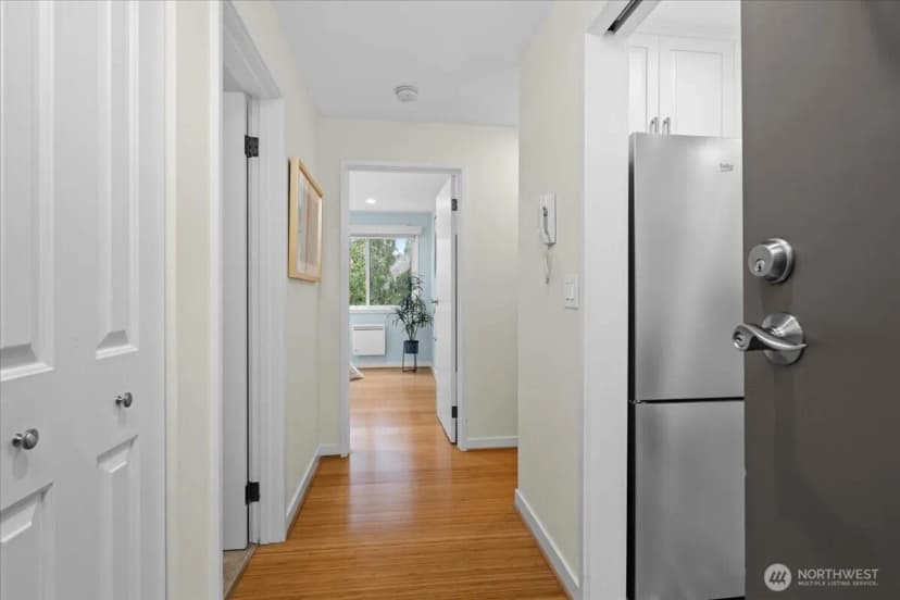 Property photo for 5225 50th Avenue Ne #206, Seattle photo 8
