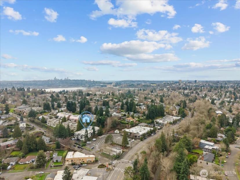 Property photo for 5225 50th Avenue Ne #206, Seattle photo 31