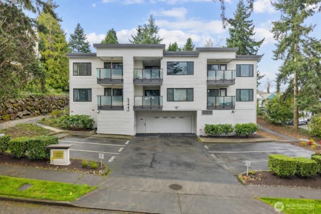 Property photo for 5225 50th Avenue Ne #206, Seattle photo 5
