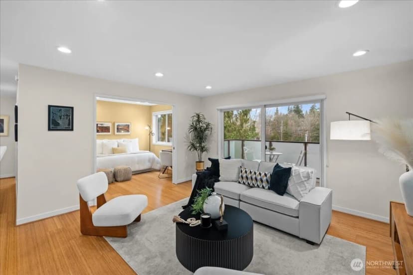 Property photo for 5225 50th Avenue Ne #206, Seattle photo 18
