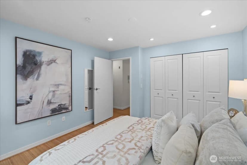 Property photo for 5225 50th Avenue Ne #206, Seattle photo 10