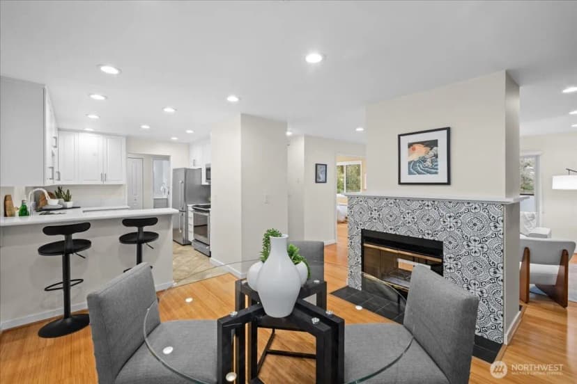 Property photo for 5225 50th Avenue Ne #206, Seattle photo 17