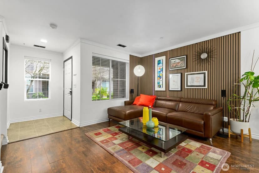 Property photo for 877 5th Pl Ne, Issaquah photo 6