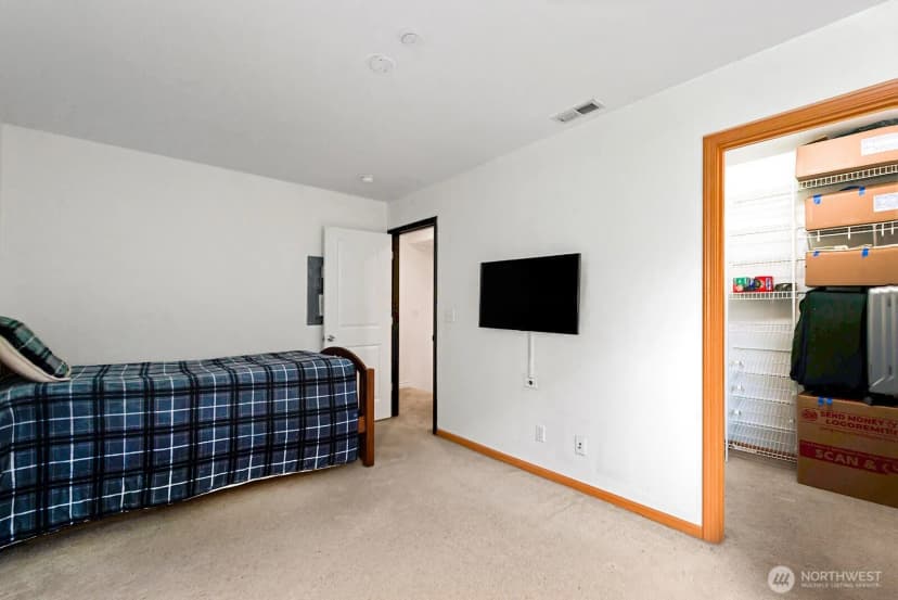 Property photo for 877 5th Pl Ne, Issaquah photo 17