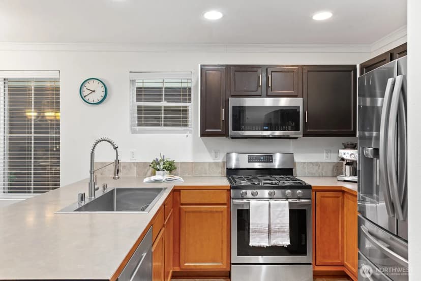 Property photo for 877 5th Pl Ne, Issaquah photo 11