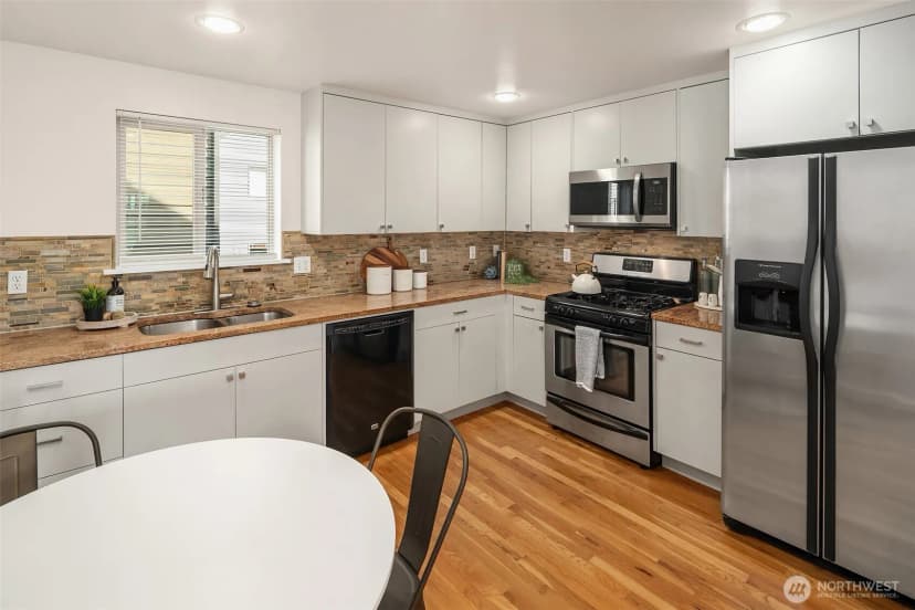 Property photo for 5919 California Avenue Sw #b, Seattle photo 13