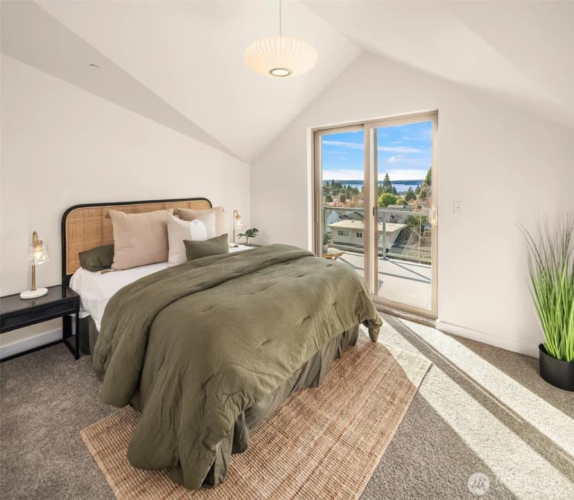 Property photo for 5919 California Avenue Sw #b, Seattle photo 14