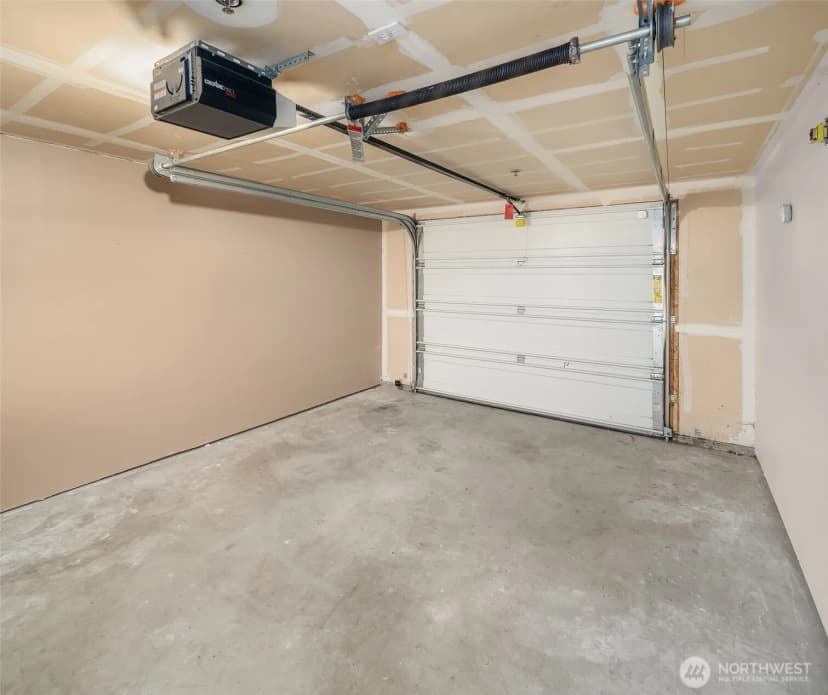 Property photo for 5919 California Avenue Sw #b, Seattle photo 6