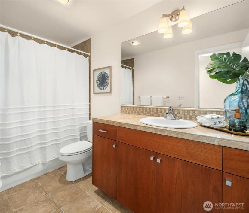 Property photo for 5919 California Avenue Sw #b, Seattle photo 10