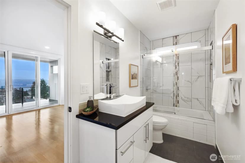 Property photo for 11014 Cornell Avenue S, Seattle photo 32