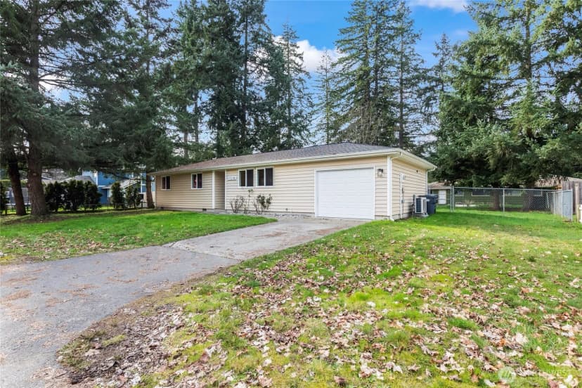 Property photo for 17218 12th Avenue E, Spanaway photo 3