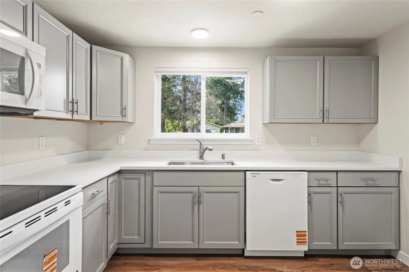 Property photo for 17218 12th Avenue E, Spanaway photo 7