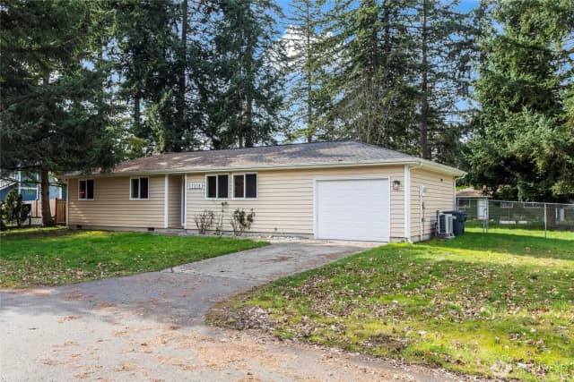 Property photo for 17218 12th Avenue E, Spanaway photo 2