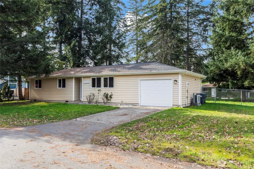 Property photo for 17218 12th Avenue E, Spanaway photo 2