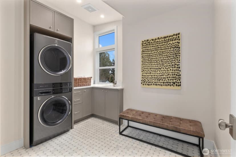 Property photo for 1427 Woodrow Place E, Seattle photo 14