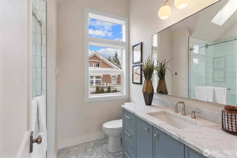 Property photo for 1427 Woodrow Place E, Seattle photo 16