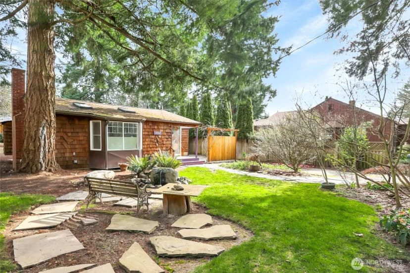 Property photo for 13722 Interlake Avenue N, Seattle photo 34