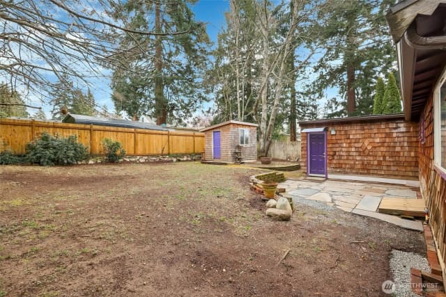 Property photo for 13722 Interlake Avenue N, Seattle photo 2