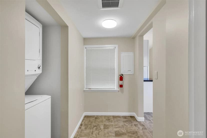 Property photo for 13722 Interlake Avenue N, Seattle photo 17