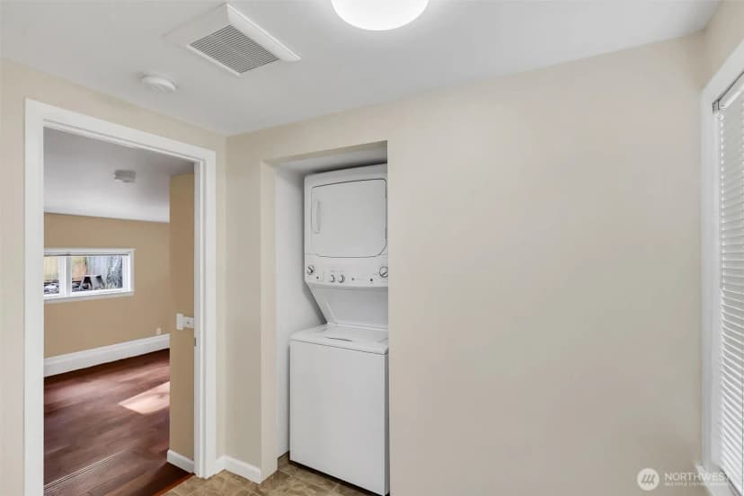 Property photo for 13722 Interlake Avenue N, Seattle photo 16