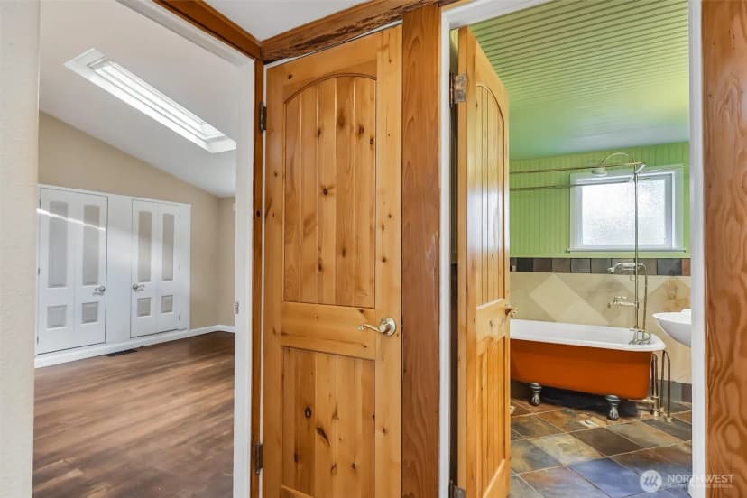Property photo for 13722 Interlake Avenue N, Seattle photo 20