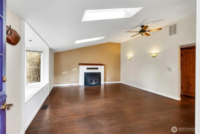 Property photo for 13722 Interlake Avenue N, Seattle photo 3