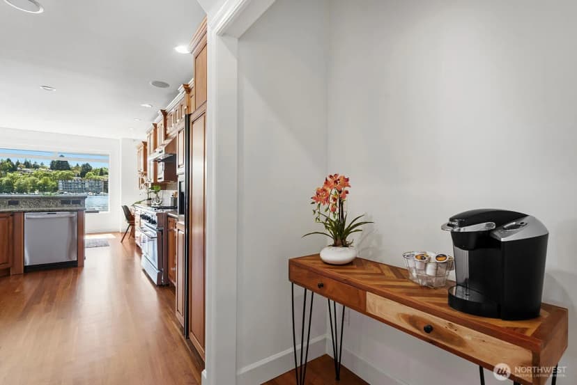 Property photo for 8696 Island Drive S, Seattle photo 17
