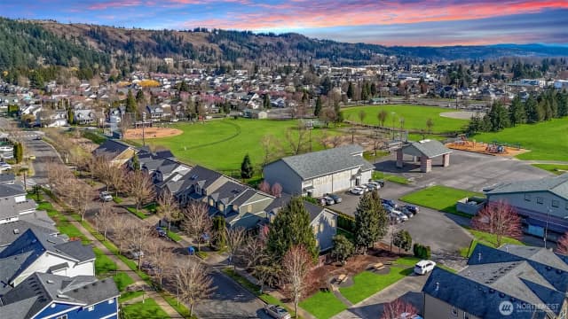 Property photo for 15120 Daffodil Street Ct E, Sumner photo 3