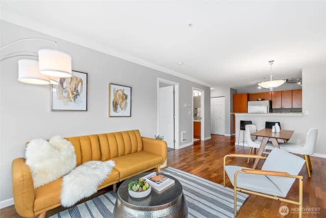 Property photo for 621 5th Avenue N #403, Seattle photo 5