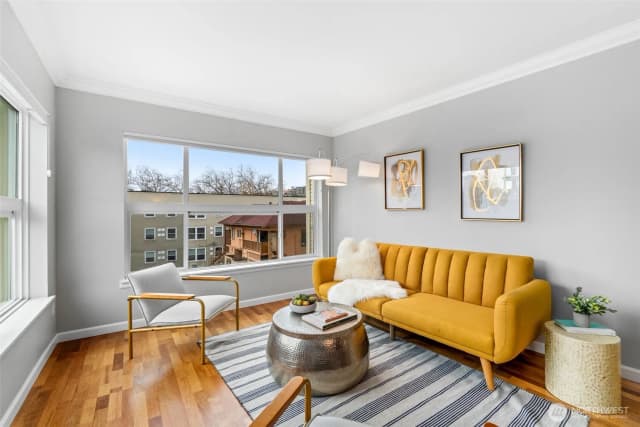Property photo for 621 5th Avenue N #403, Seattle photo 3