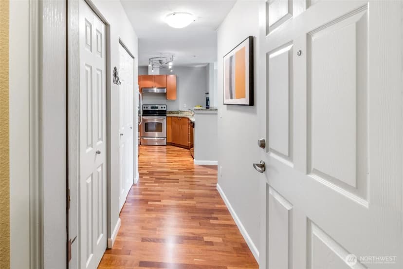 Property photo for 621 5th Avenue N #403, Seattle photo 19