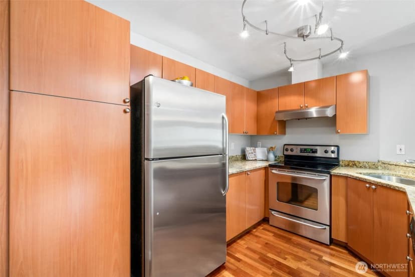 Property photo for 621 5th Avenue N #403, Seattle photo 12